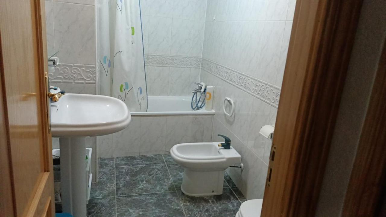 Single Room In Center Of غرناطة المظهر الخارجي الصورة